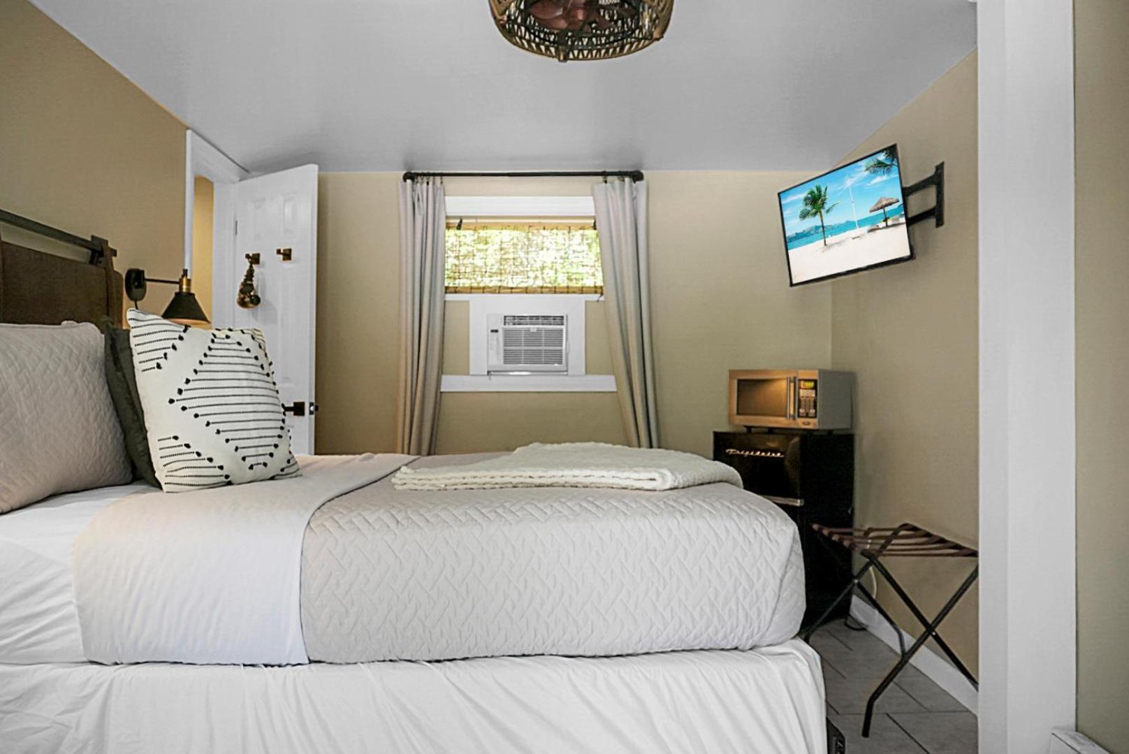 צ'ימני רוק Hickory Falls Inn מראה חיצוני תמונה