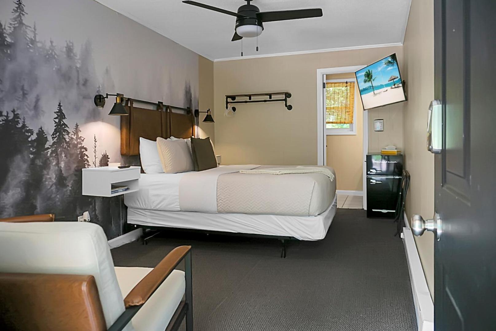 צ'ימני רוק Hickory Falls Inn מראה חיצוני תמונה