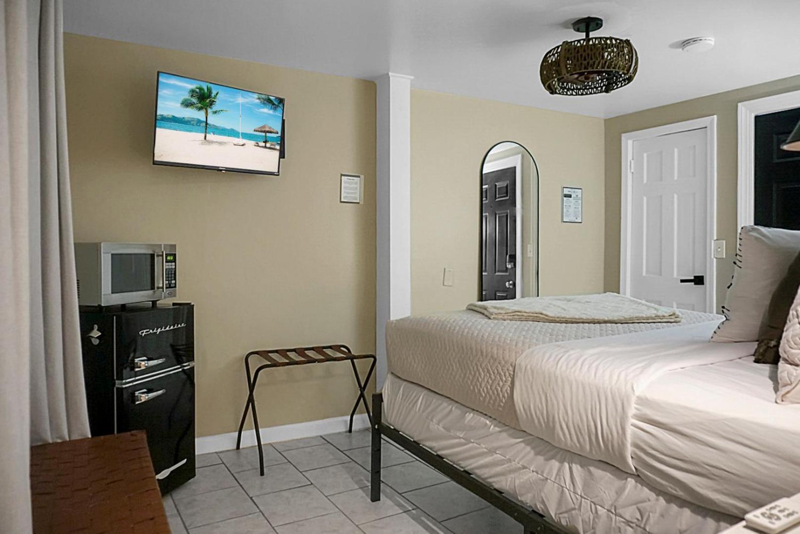 צ'ימני רוק Hickory Falls Inn מראה חיצוני תמונה
