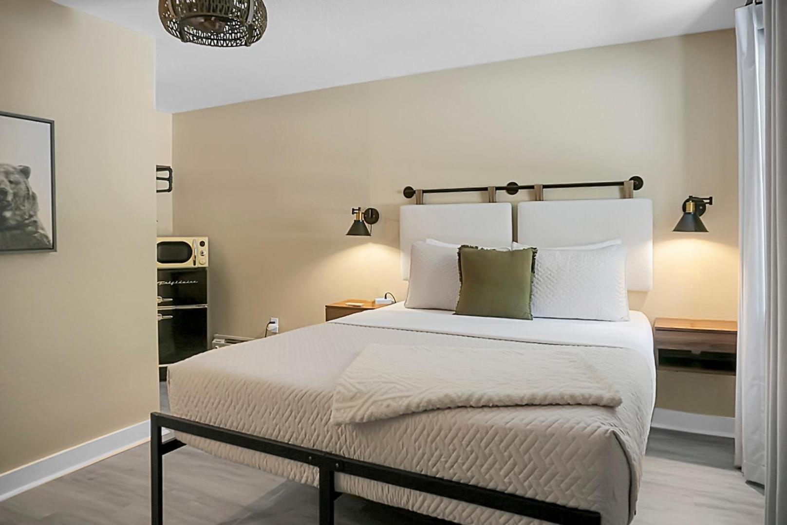 צ'ימני רוק Hickory Falls Inn מראה חיצוני תמונה