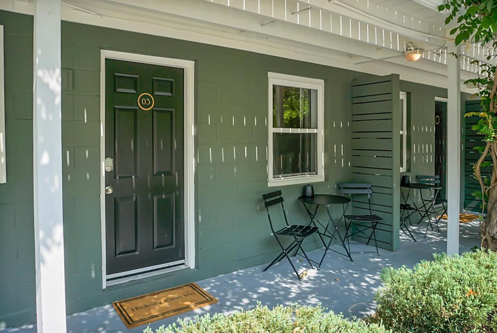 צ'ימני רוק Hickory Falls Inn מראה חיצוני תמונה