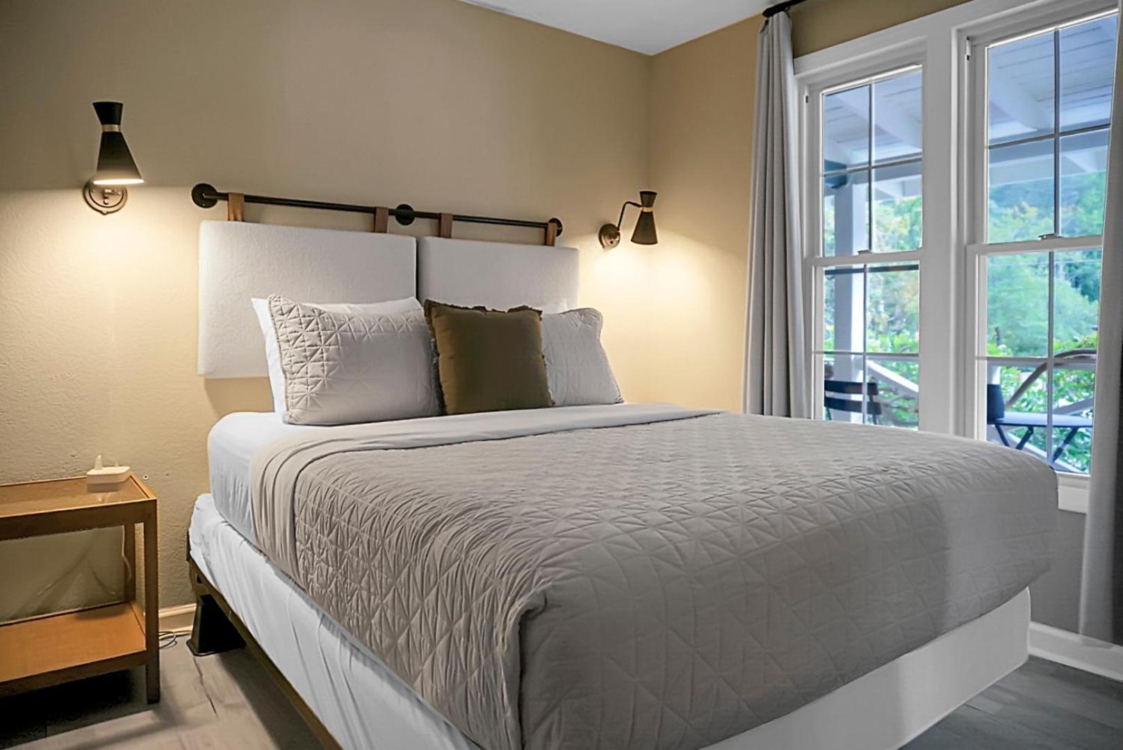 צ'ימני רוק Hickory Falls Inn מראה חיצוני תמונה