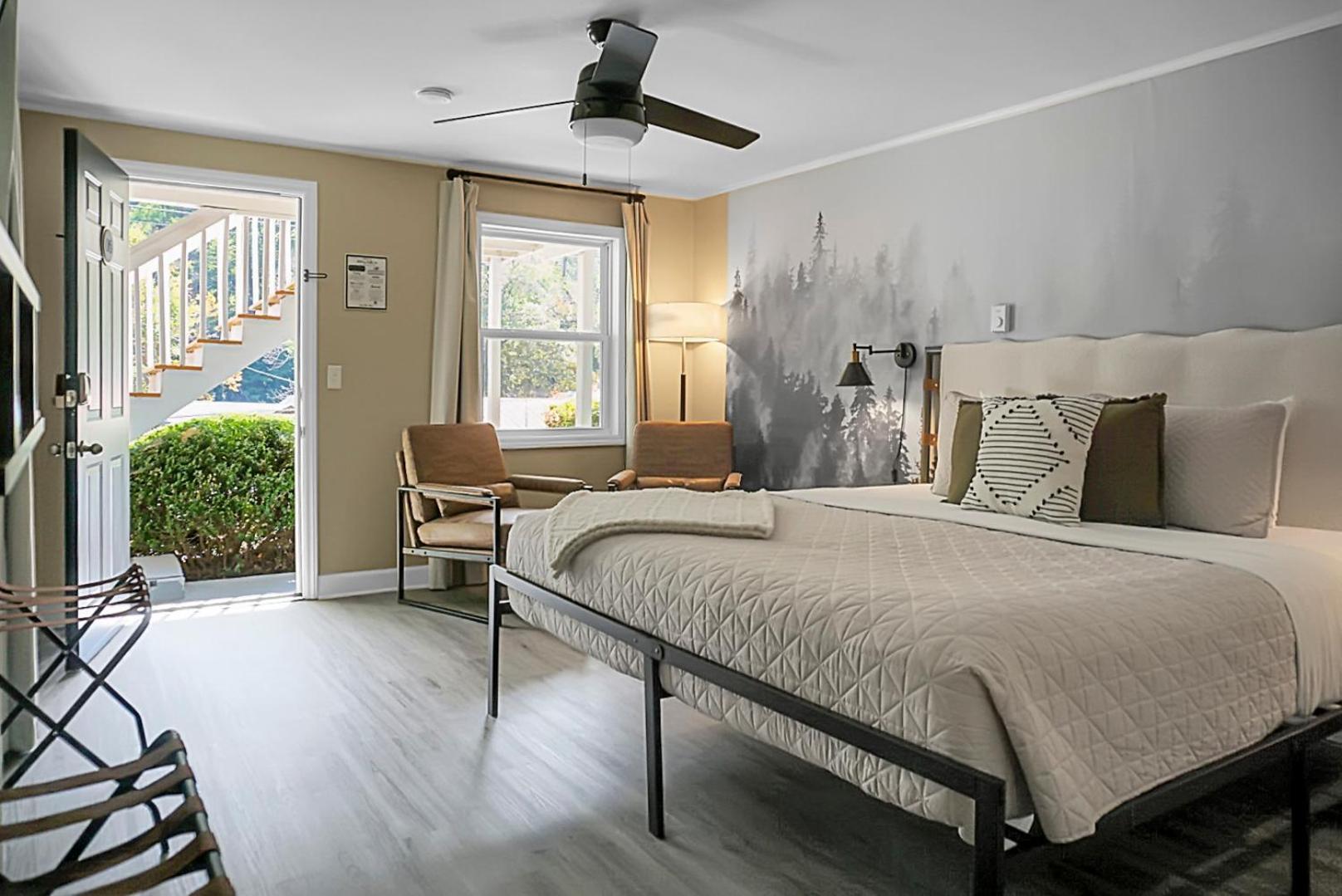 צ'ימני רוק Hickory Falls Inn מראה חיצוני תמונה
