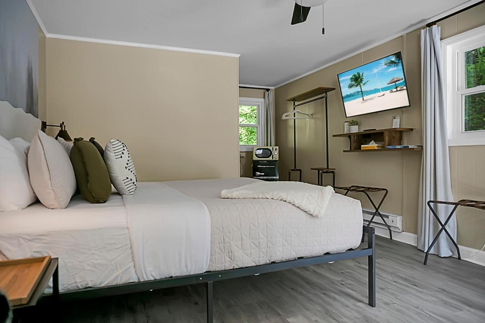 צ'ימני רוק Hickory Falls Inn מראה חיצוני תמונה