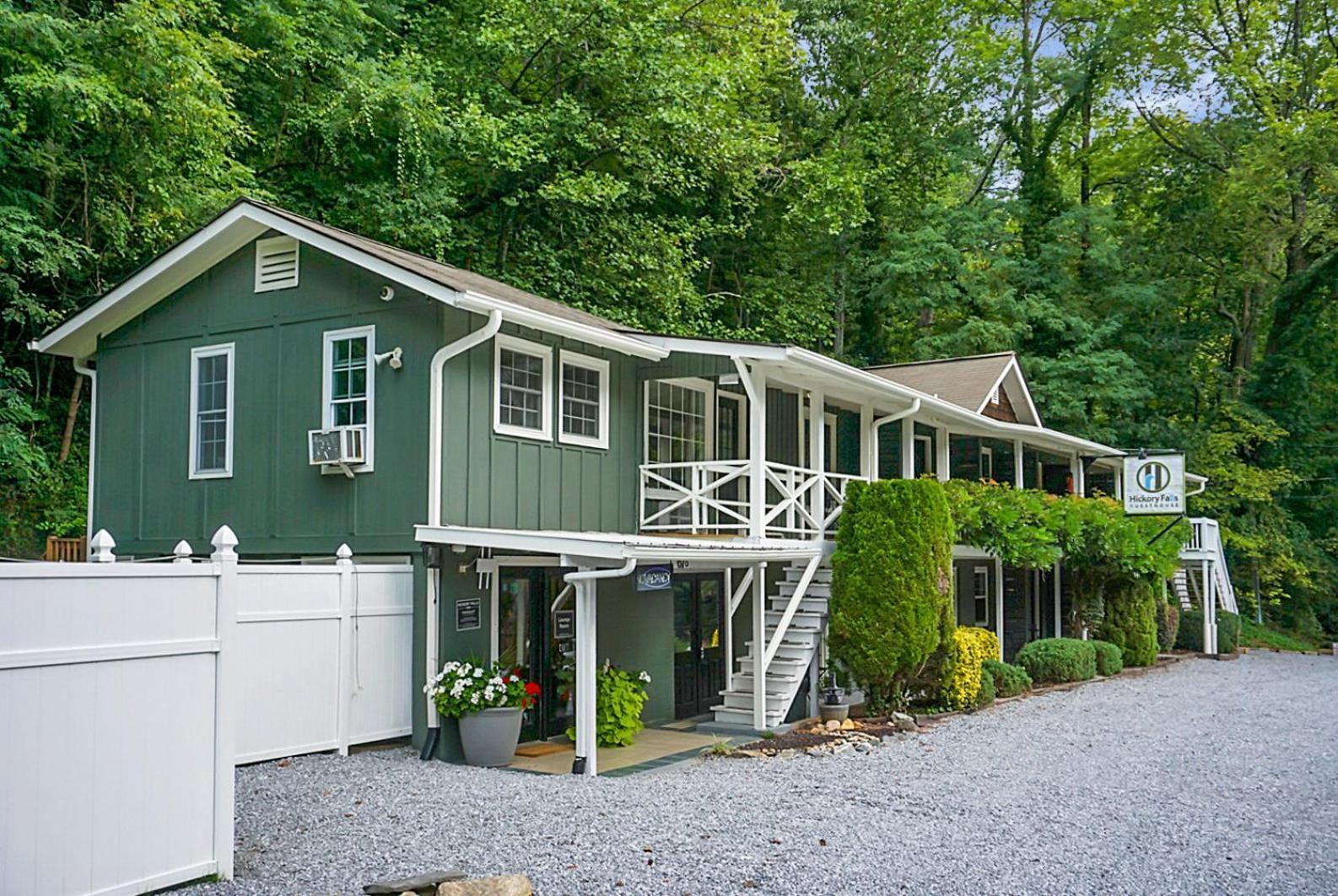 צ'ימני רוק Hickory Falls Inn מראה חיצוני תמונה