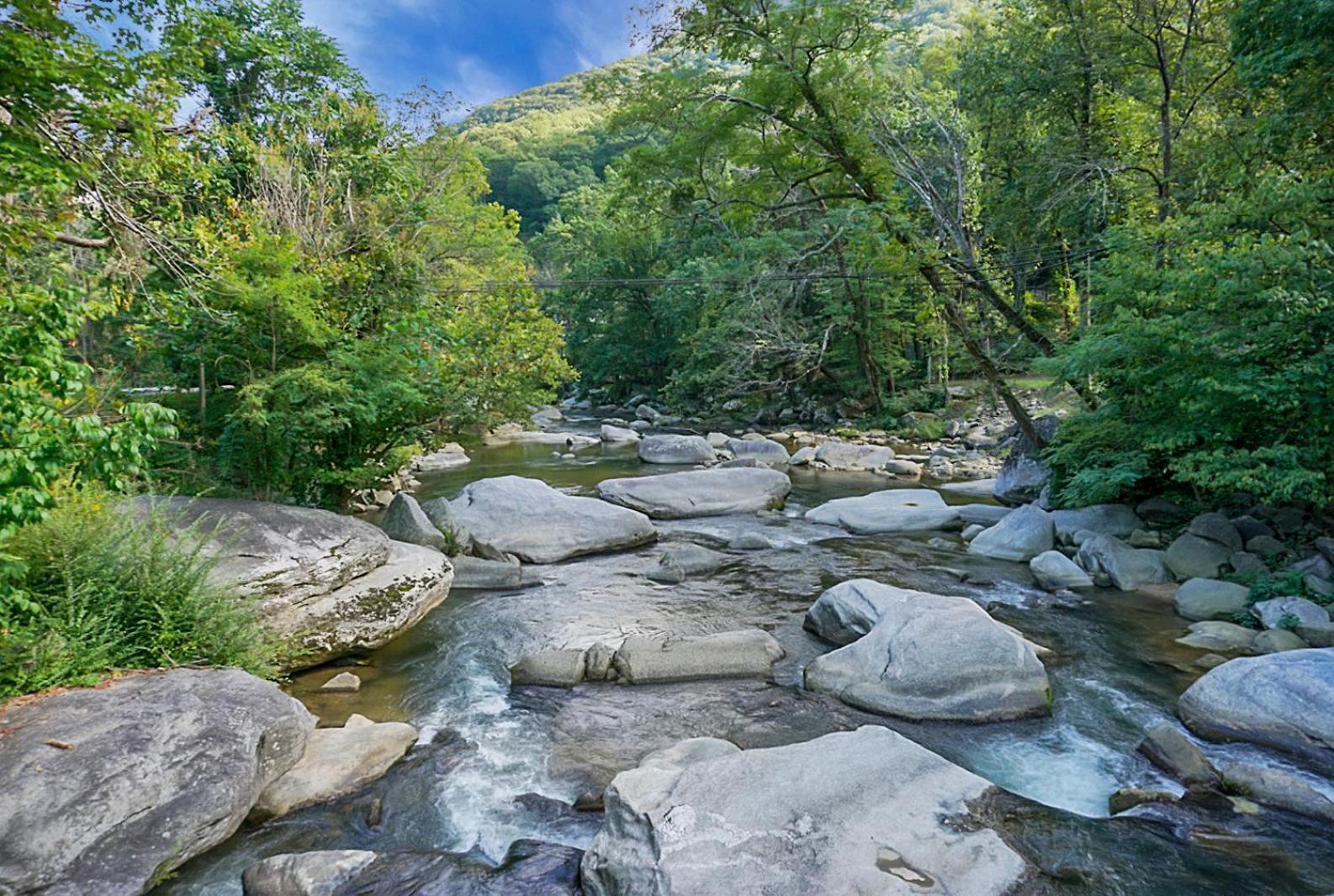 צ'ימני רוק Hickory Falls Inn מראה חיצוני תמונה