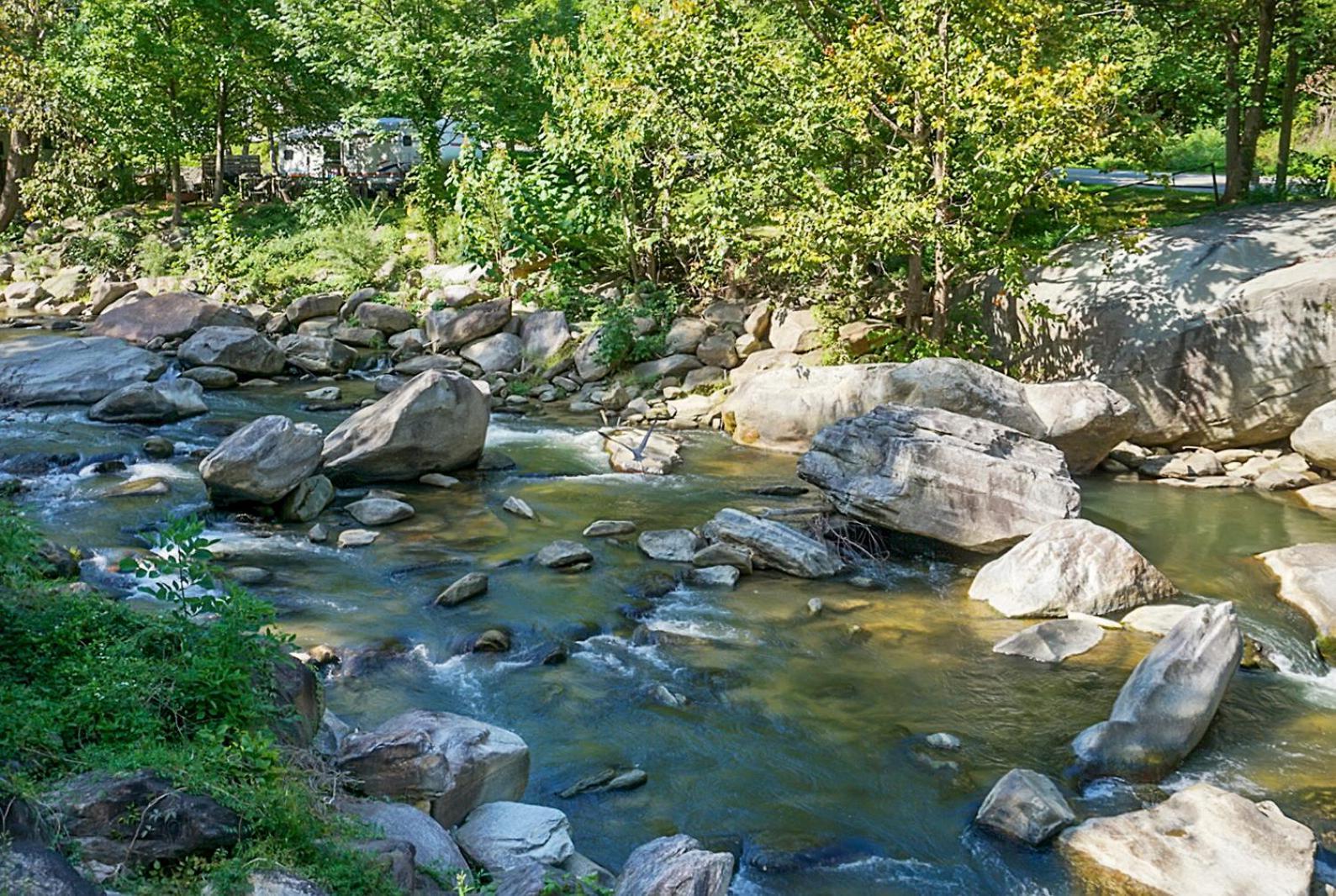 צ'ימני רוק Hickory Falls Inn מראה חיצוני תמונה