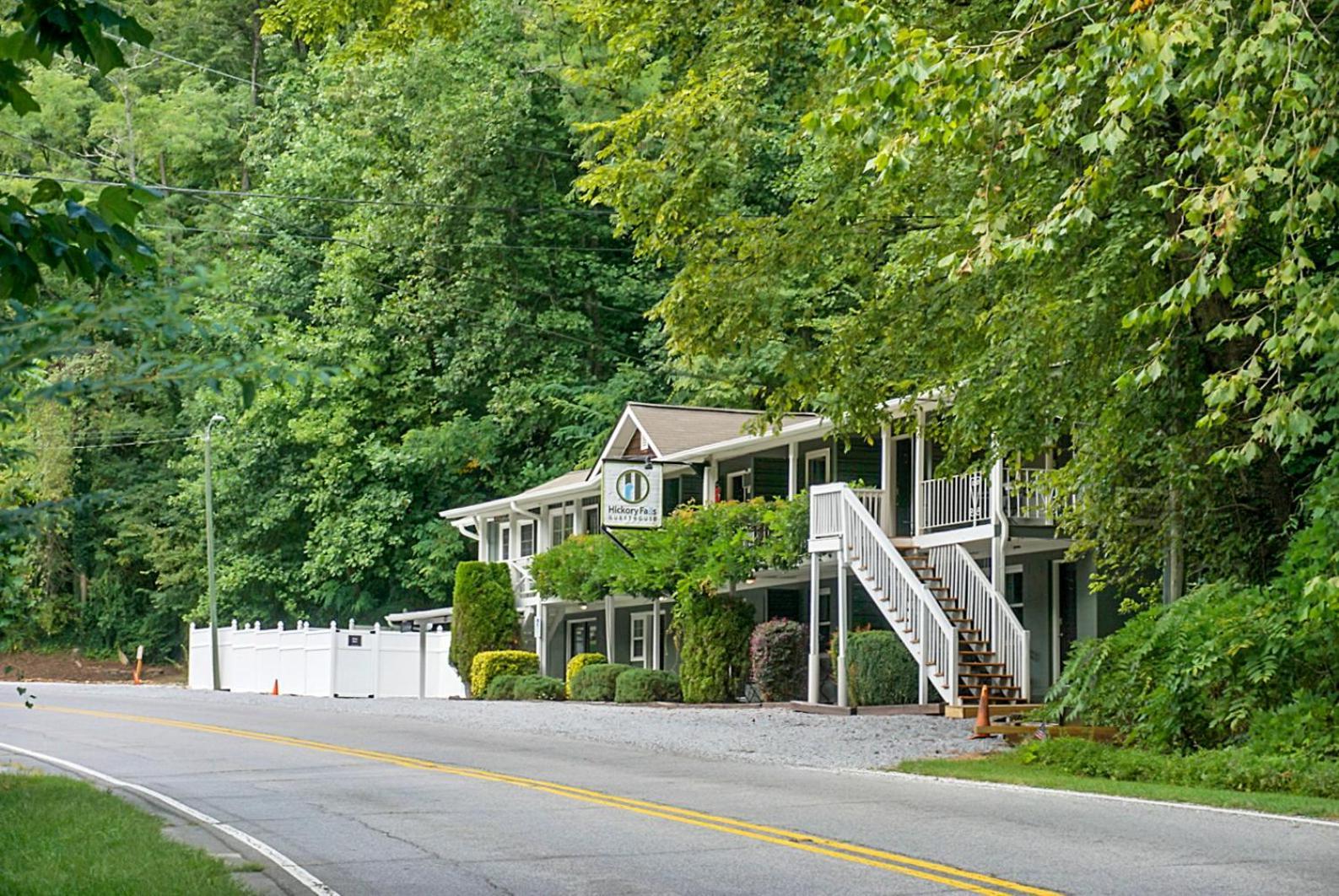 צ'ימני רוק Hickory Falls Inn מראה חיצוני תמונה