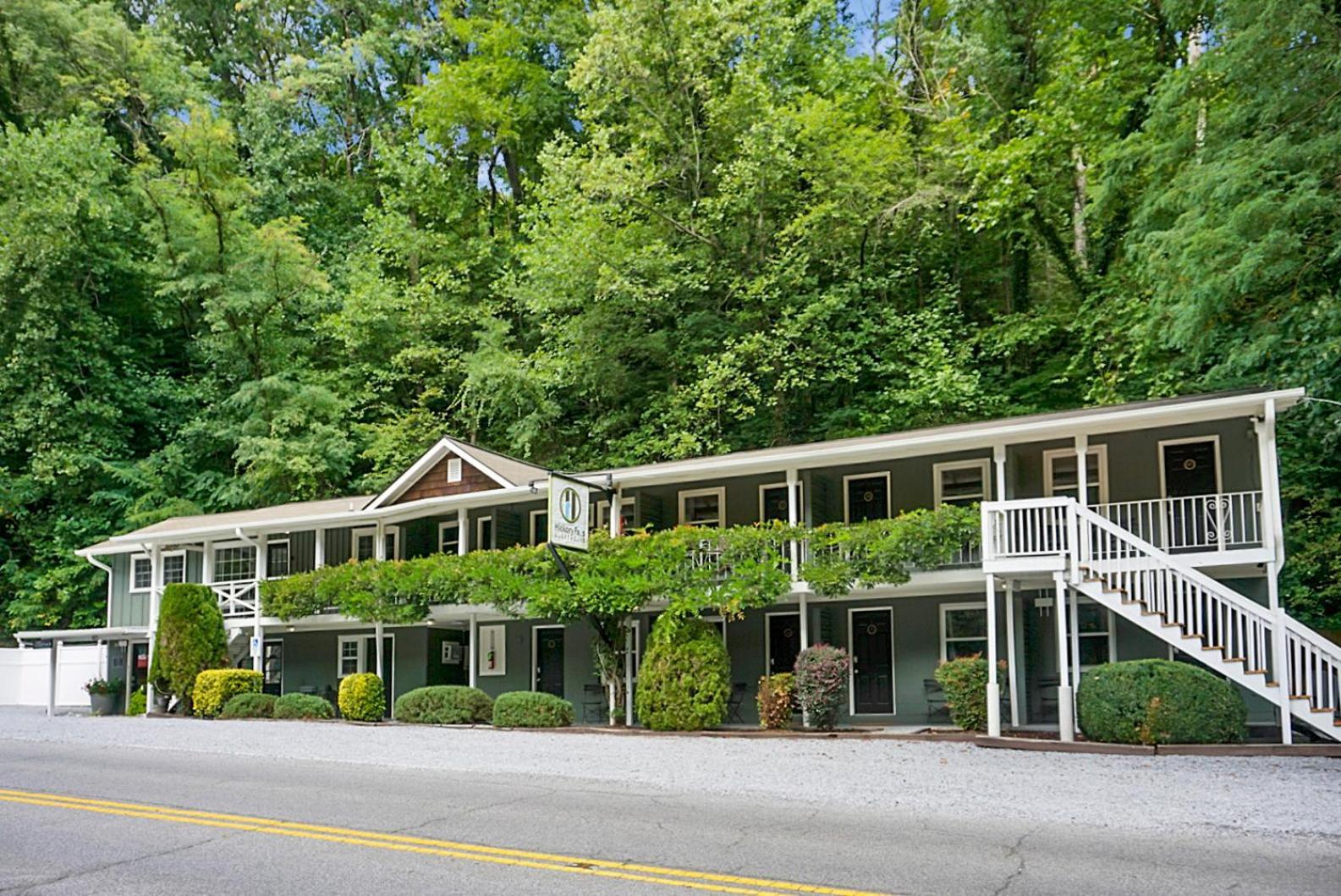 צ'ימני רוק Hickory Falls Inn מראה חיצוני תמונה