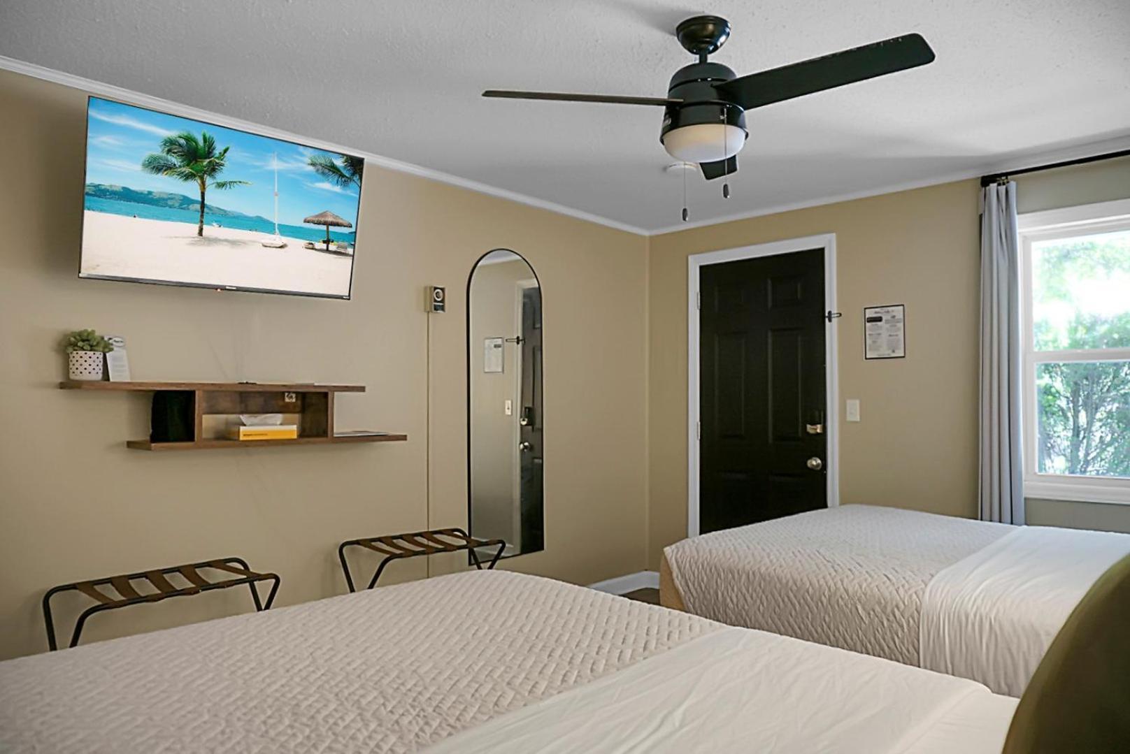 צ'ימני רוק Hickory Falls Inn חדר תמונה